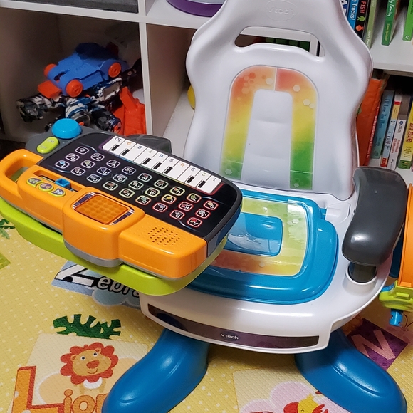 VTech Colorful Interactive Learning Chair - Picture 1 of 2